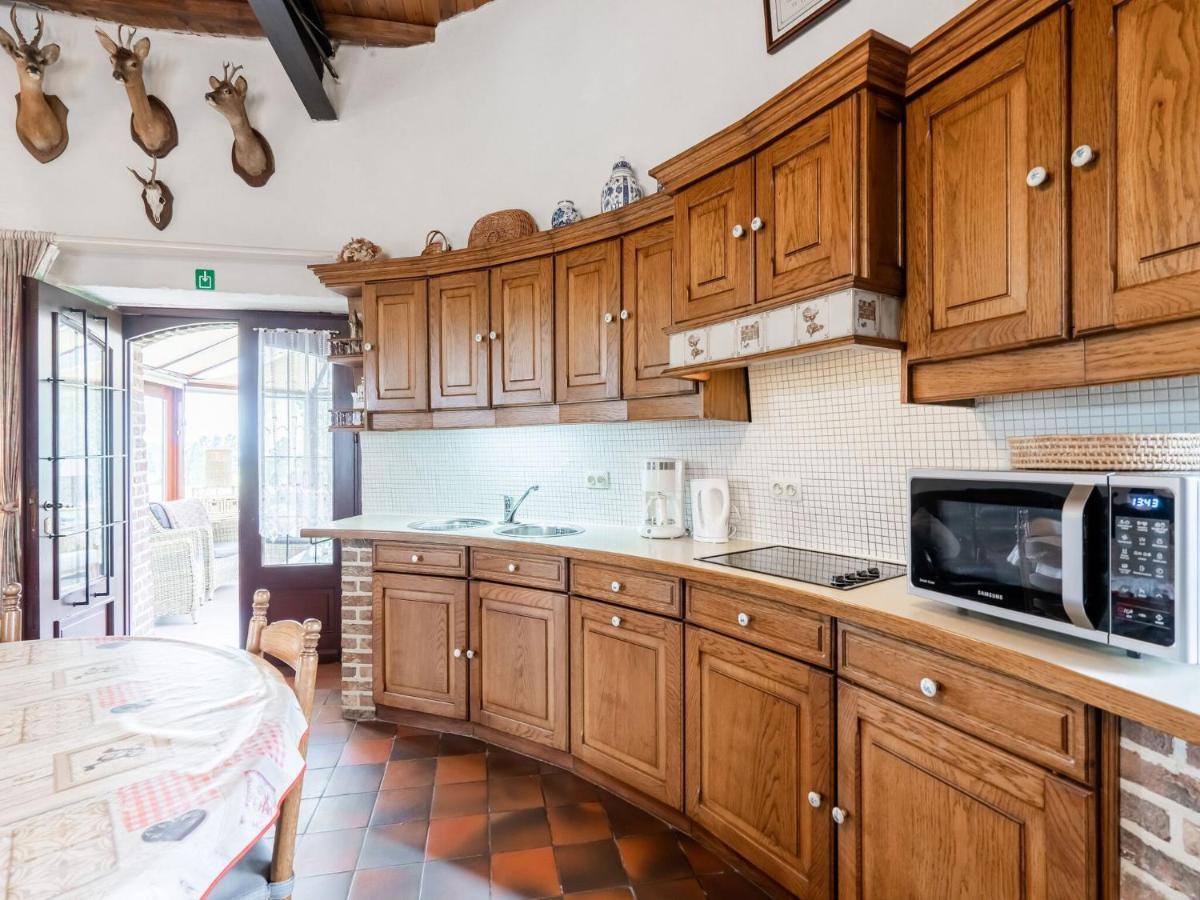 Stunning Holiday Home In Oombergen With Terrace And Garden Zottegem Ngoại thất bức ảnh